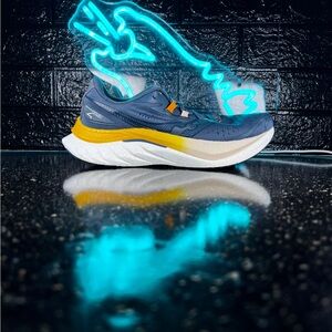 Saucony Endorphin Speed 4 Women’s Walking Marathon Running Plated Shoes - 9.5